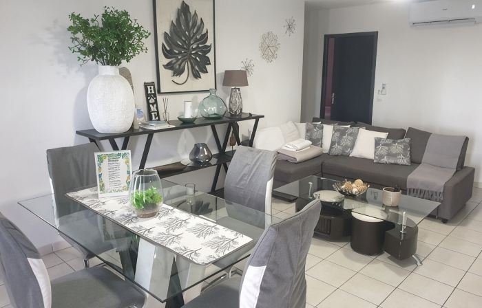 3 bedroom apartment with pool