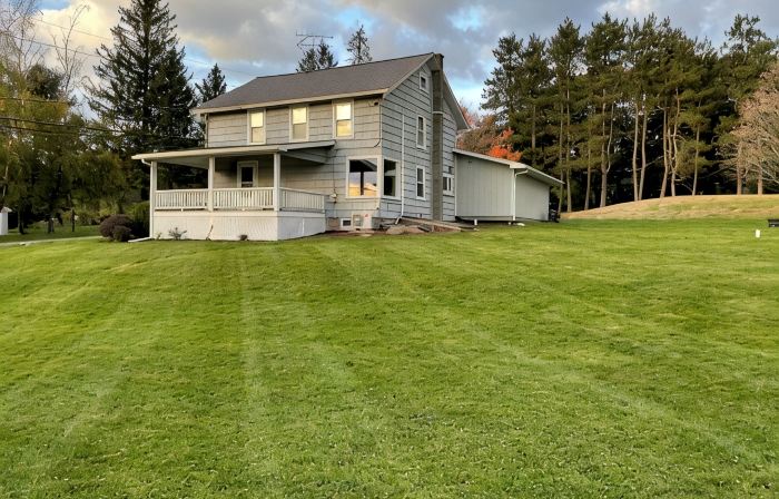 Cozy updated house with gorgeous view near Eagles Mere Lake