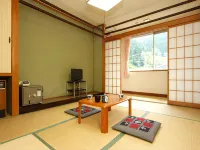 Kadoya Shinkan Hoteles en Kami