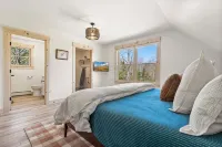 Pointers Den-Fireplace, Arcade, 2 Primary Suites - Chalets