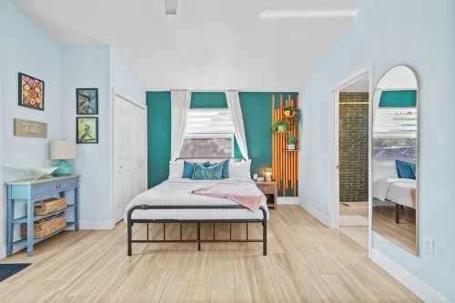 Cozy Stay •Near Hard Rock Stadium • Private Serene Backyard
