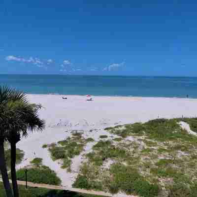 Beach front Luxurious Oversized  Penthouse 2100+ ft² large balcony!Great sunset! Fitness & Recreational Facilities