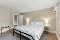 Your Summer HQ!  Sleeps 11, Why Stay in 4 Rooms? Get the House!  Pet-Friendly!