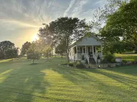 Tara Farms Cottage. Peaceful Retreat on 50 Acres. Soaking Tub + Trails - Homestays