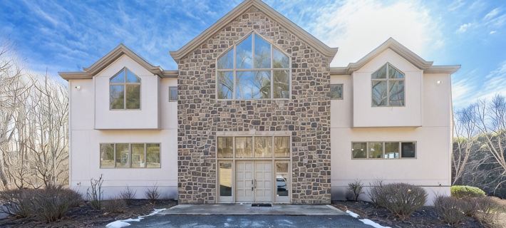 Luxurious 5-bedroom 5.5 bath house with AC, WiFi in charming Chadds Ford Ξενοδοχεία στην πόλη Delaware County