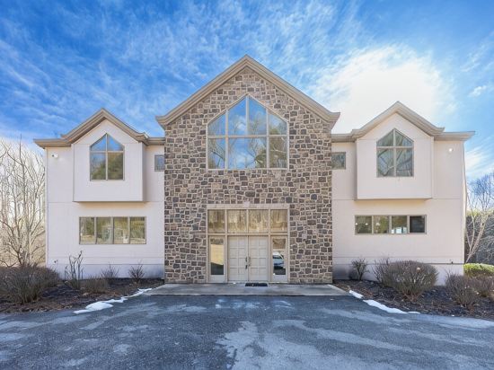 Luxurious 5-bedroom 5.5 bath house with AC, WiFi in charming Chadds Ford