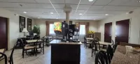 HomeTown Hotel - breakfast