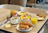 B&B HOTEL Paris Saint-Denis Pleyel - Morgenmad