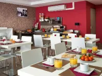 أبارتهوتيل أداغيو أكسيس بويتيرز - فطور