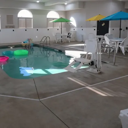 Country Inn & Suites by Radisson, Cedar Rapids Airport, IA