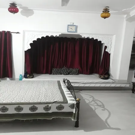 Hostel Crown Udaipur