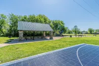Spacious 5-bedroom bungalow in charming McKinney with huge parking space - 4-نجوم