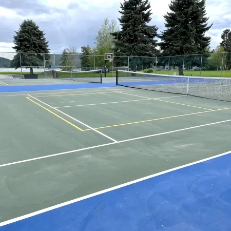 Clean Sandpoint Condo 10 Min from Schweitzer Base in Quiet Lakefront Community