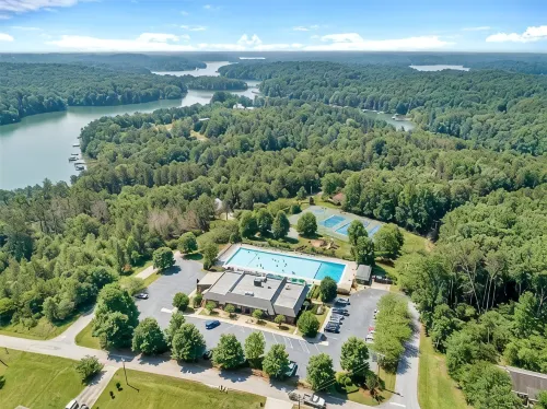 Zoka - A Luxe Modern Cabin Near Clemson w/ Hot Tub - Lake Hartwell - 수영장