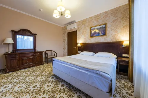 Restoran Provans Hotel - 2つ星