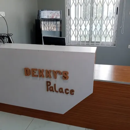 Dexxy's Palace Hotel