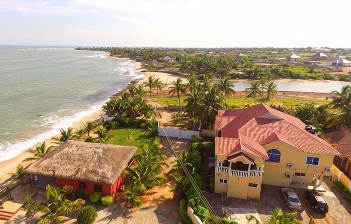 Coconut Pointe Villa & Beach Resort