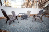 Cozy Retreat | Walk to Unc | Free Cruiser Bikes - 3-Star