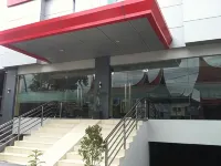 Bunda Hotel Bukittinggi ブキティンギのホテル