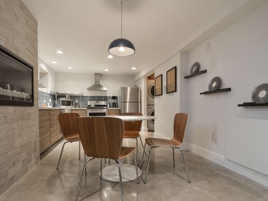 modern garden two bedroom pet friendly