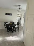 Beautiful Single Family 3 bedroom Home - 3성급