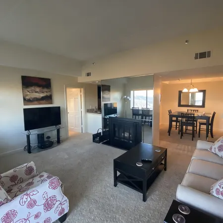 Seventh floor Mountain View condo.