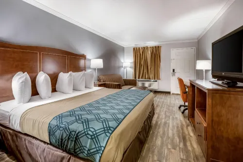 Travelodge by Wyndham Canton/Livonia Area, MI