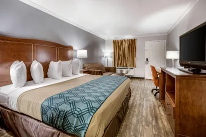 Travelodge by Wyndham Canton/Livonia Area, MI