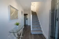 Newly Refurbished Modern 4 Bed Detached House - balcon