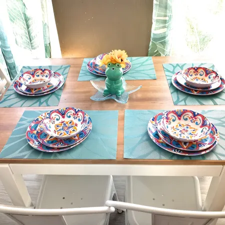 SEA LA VIE BEACH HOME ON 500 BLOCK-1/2 A MILE FROM OCEAN,SLEEPS 6, Fenced yard