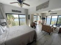 Villa East - Panoramic waterfront view - Best location 프라이든데일 호텔