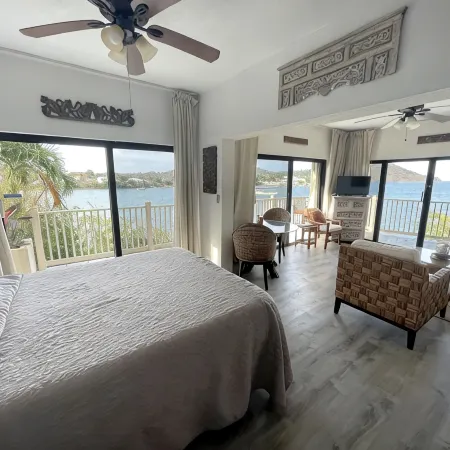 Villa East - Panoramic waterfront view - Best location Hotels in Frydendal