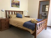 Cosy 3 bedroom house at the base of Mount Buller Hotels near Grimus