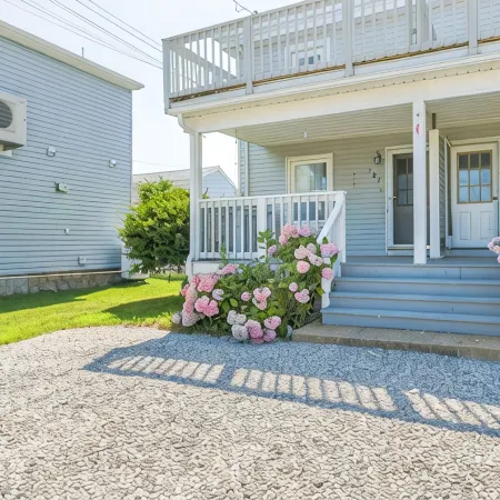 Cozy Costal Retreat in the heart of Groton's charming beach community,