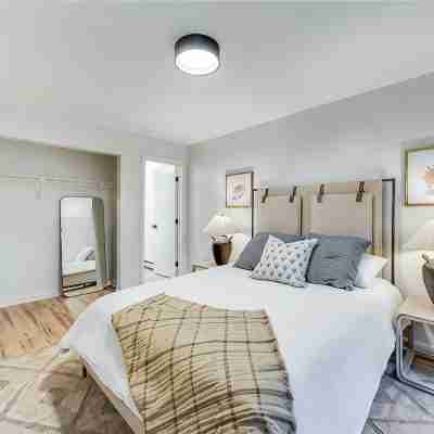 Ocean Edge Condo with Guest Passes to Pool, Golf, and Sports available! Rooms