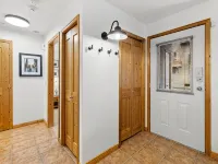 Central Location, Ski in/Ski Out, Private Hot Tub Hotéis em Sun Peaks