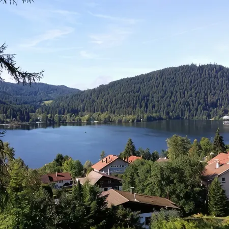New apartment, superb lake and mountain views.
