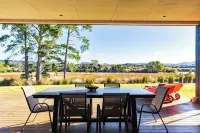 Large Waterfront Mangawhai Holiday Home Enjoy the Beaches - 무료 와이파이