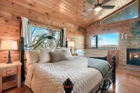 Romantic Couples Getaway-5 Min to the Pkwy-Hot Tub-20 Min to Gsmnp-Pet Friendly! - 4-نجوم