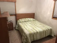 Cozy House in Central Park Neighborhood of Superior, Wisconsin.  2 Br Sleeps 8 - Homestays