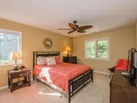 Close to Asheville-Family Home, Dog Frndly, Hot Tub, Deck, 5BR/3.5 Bath, Game Rm Hotels near Asheville Regional Airport