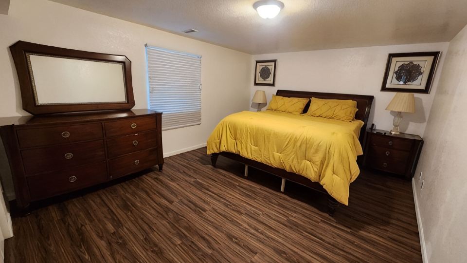 Spacious 5-bedroom house in beautiful Greeley with AC, WiFi