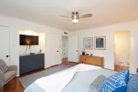 Luxury Lakefront @ Cedar Creek. Private luxury heated pool and Hot Tub! - 4つ星