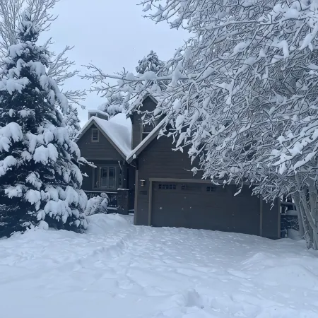 Flagstaff Family Retreat — Game Room, Gym, Fire Pit & Forest Fun!