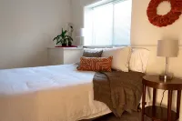 Bright & Private Home ~ Close To Downtown MQT - 3-نجوم