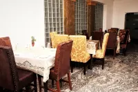 C'Ron Hotels and Suites - parking
