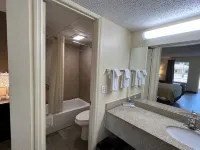 Rodeway Inn Walterboro I-95 - parcheggio