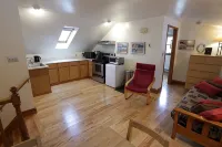 Spacious and Comfy, King Bed, Double Futon Sofa, Kitchen, Near Colgate, 7 Oaks - 3-Star