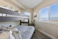 Strandcastle Beach House 2.0 - Oceanfront! - You're right on the sand! - Balcony