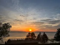 Breezy Hills - Unit 3; Lake Bemidji, King Bed, Kayaks, PB Trail Private Access - วิว